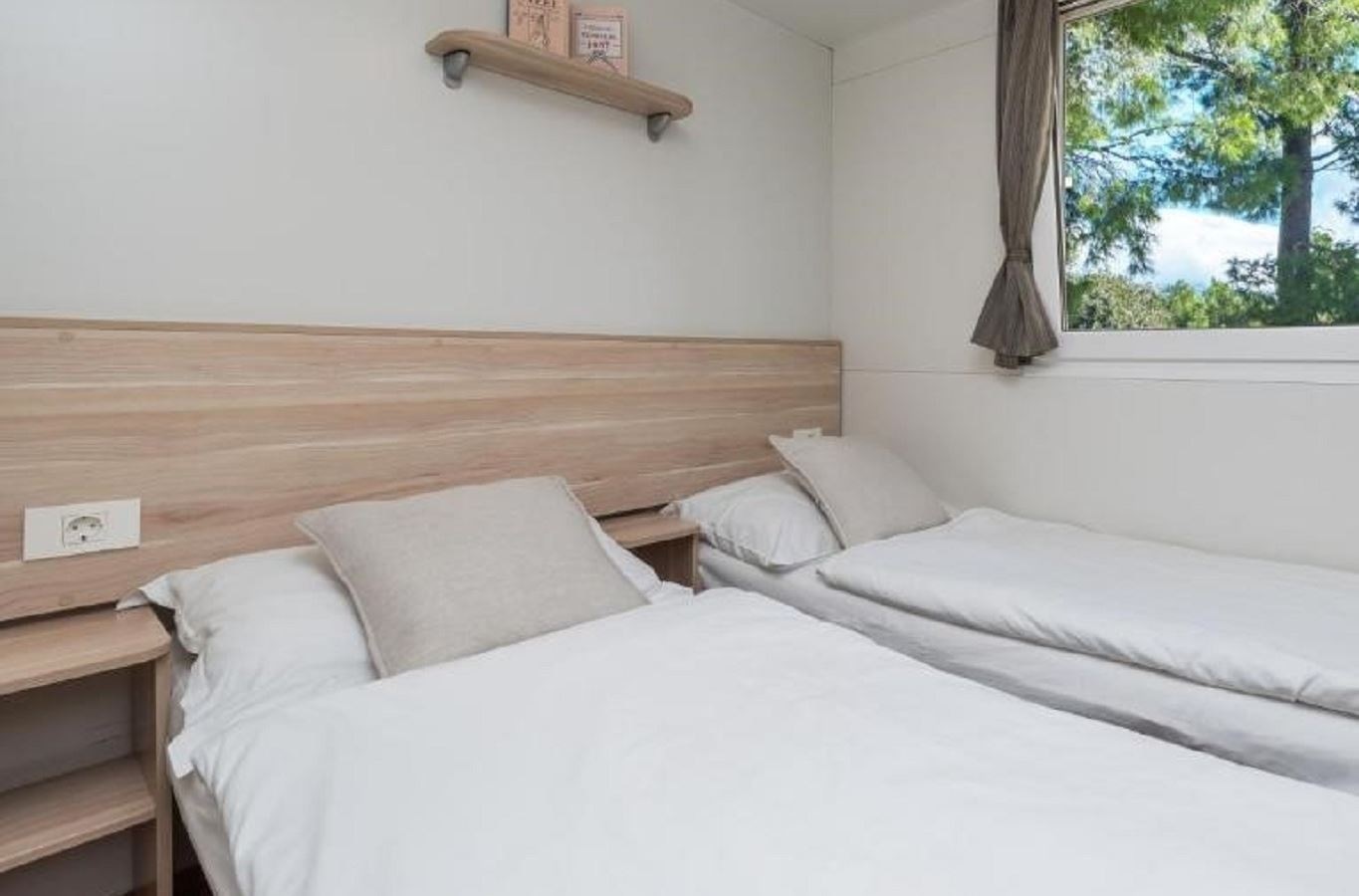 rooms-mobile-home-terrace