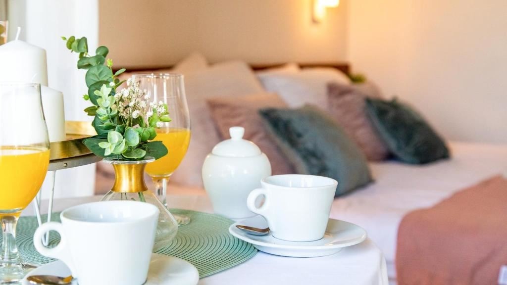 rooms-double-standard-room-seaview-balcony