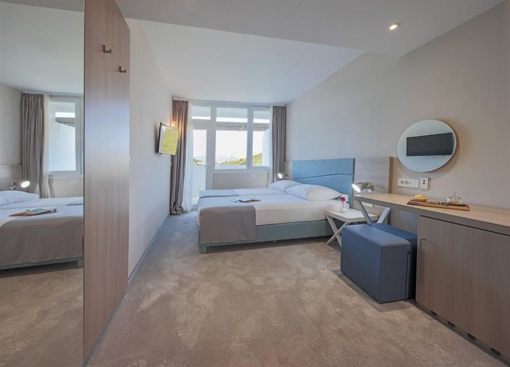 rooms-comfort-room-balcony