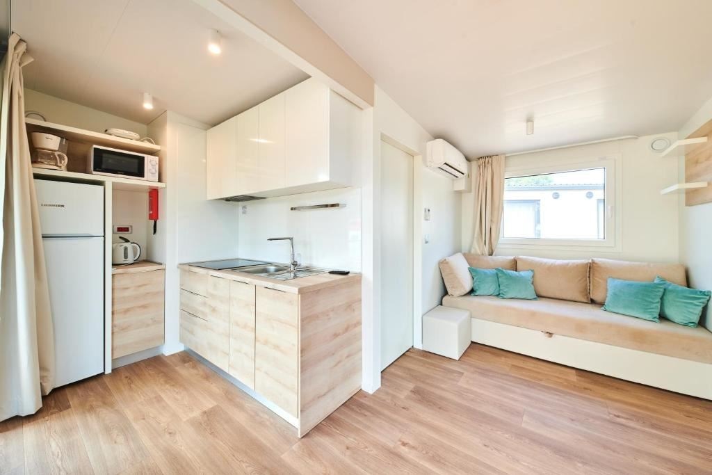 rooms-2-bedroom-superior-mobilehome-2-bathrooms