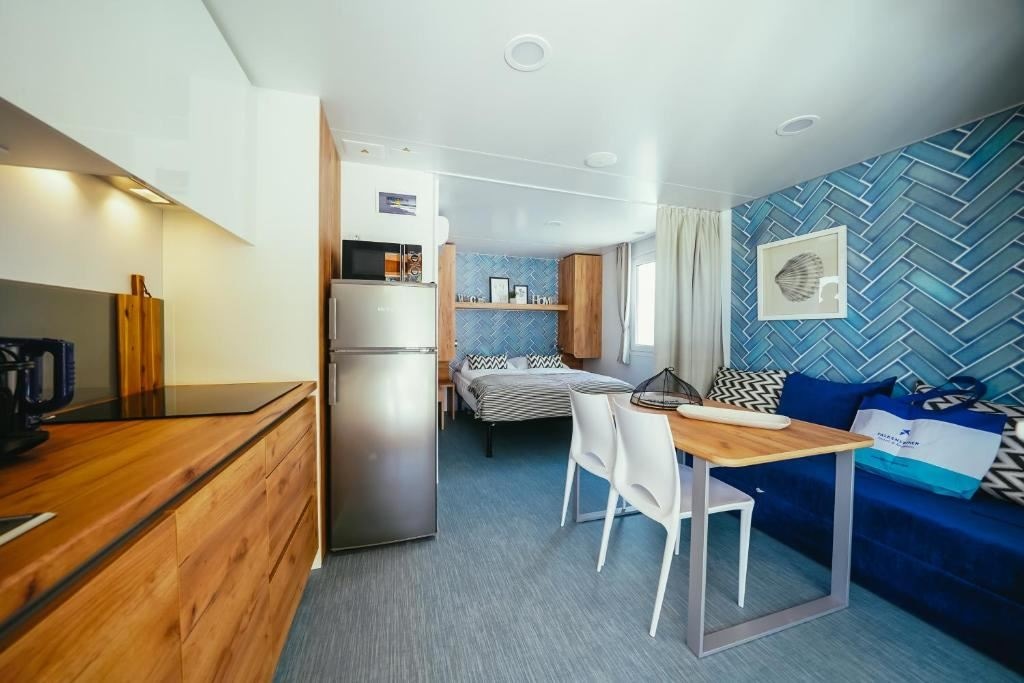 rooms-3-bedroom-mobilehome-terrace