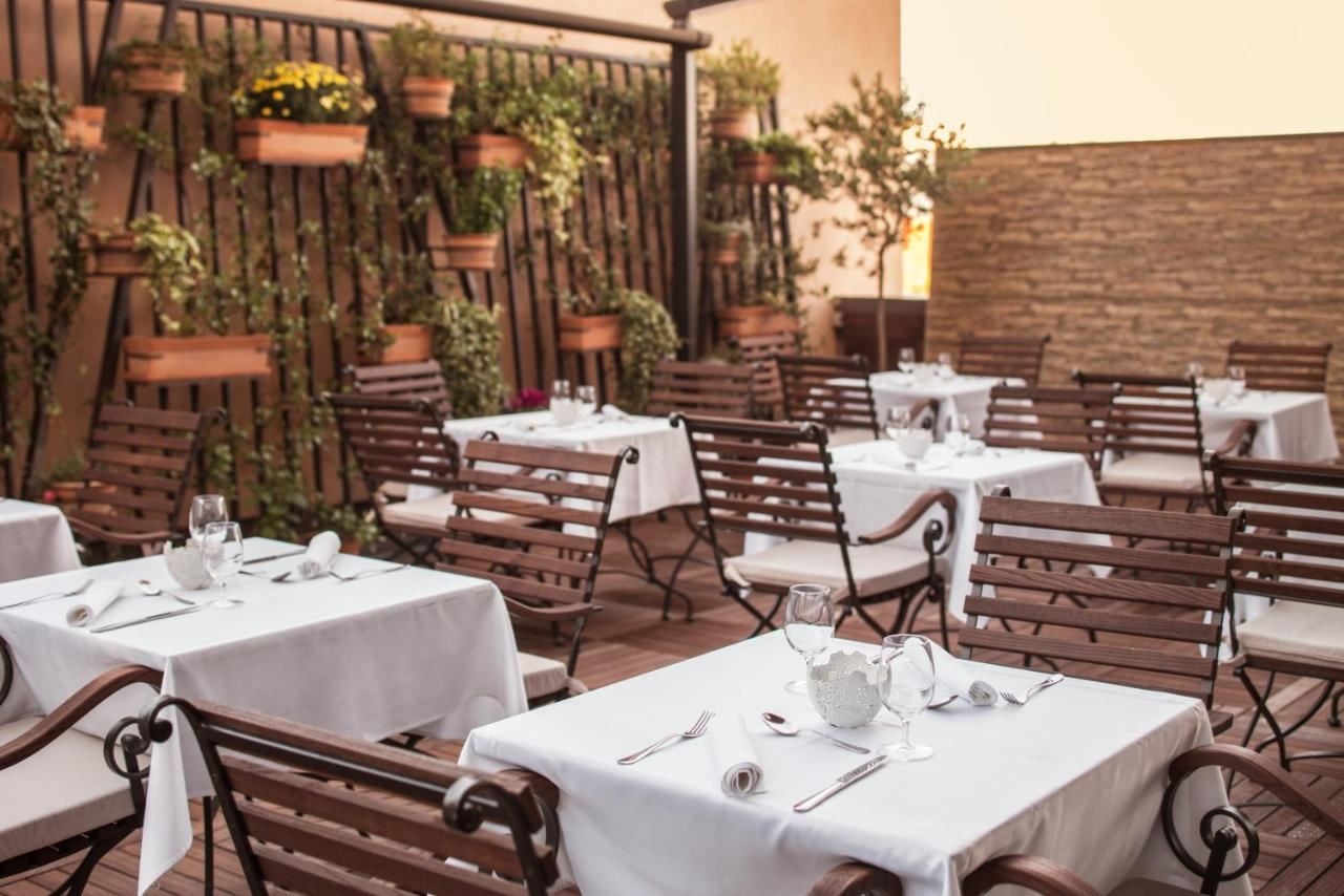 restaurants-restaurants