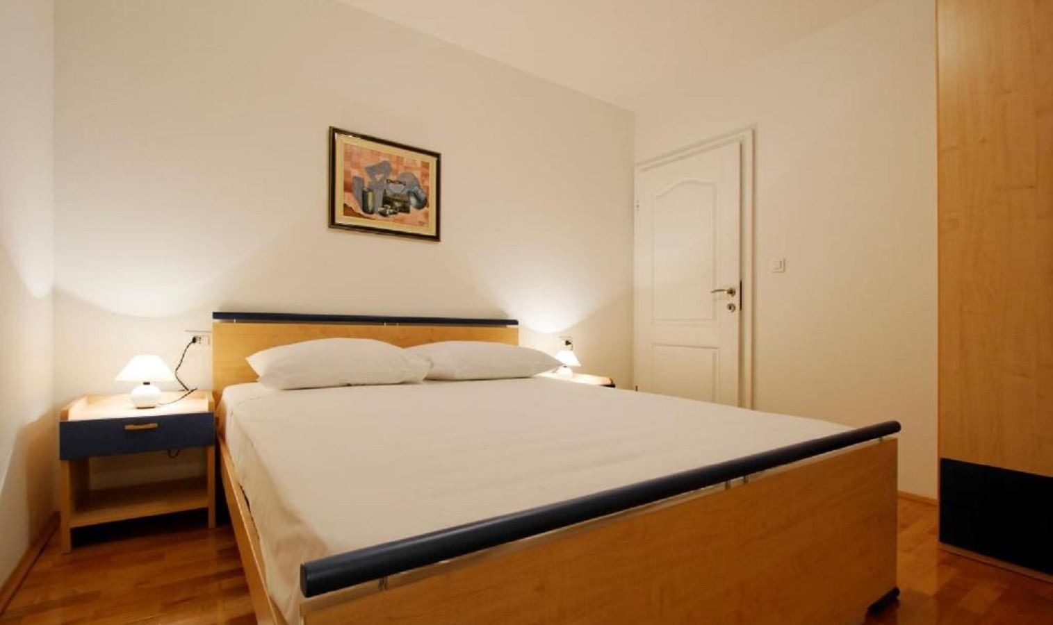 rooms-2-bedroom-apartment-balcony