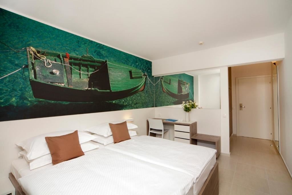 rooms-standard-room-balcony