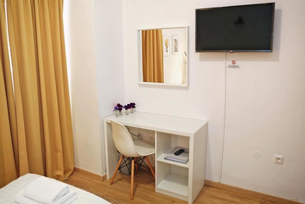 rooms-classic-room-balcony