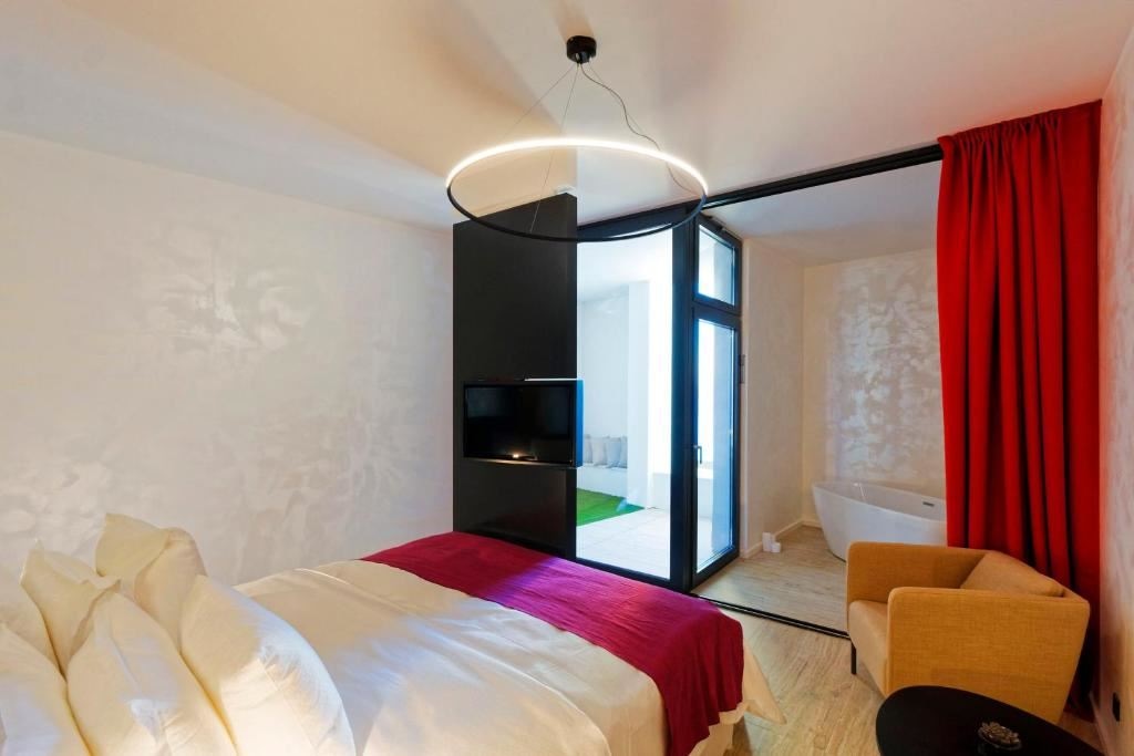 rooms-wellness-room-seaview-balcony