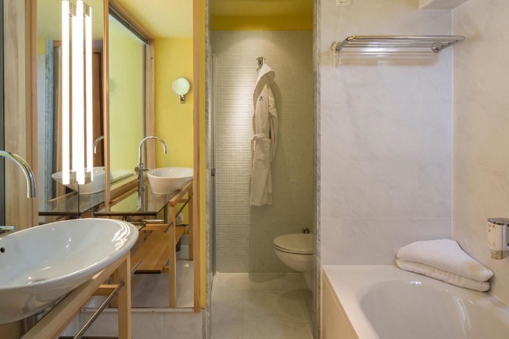 rooms-superior-room-balcony