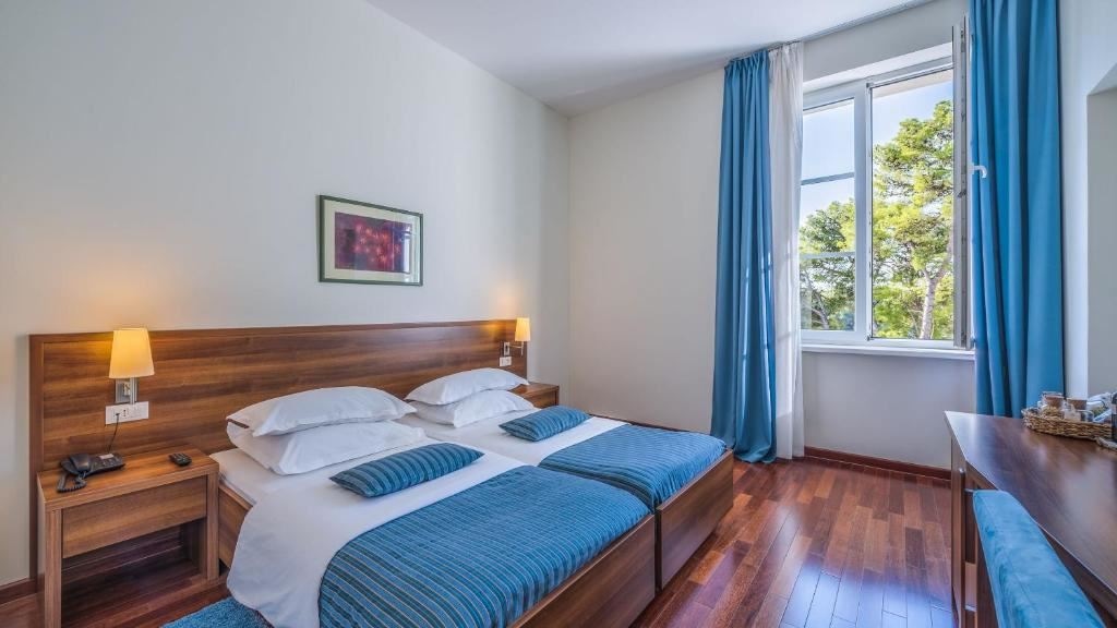 rooms-standard-room-seaside