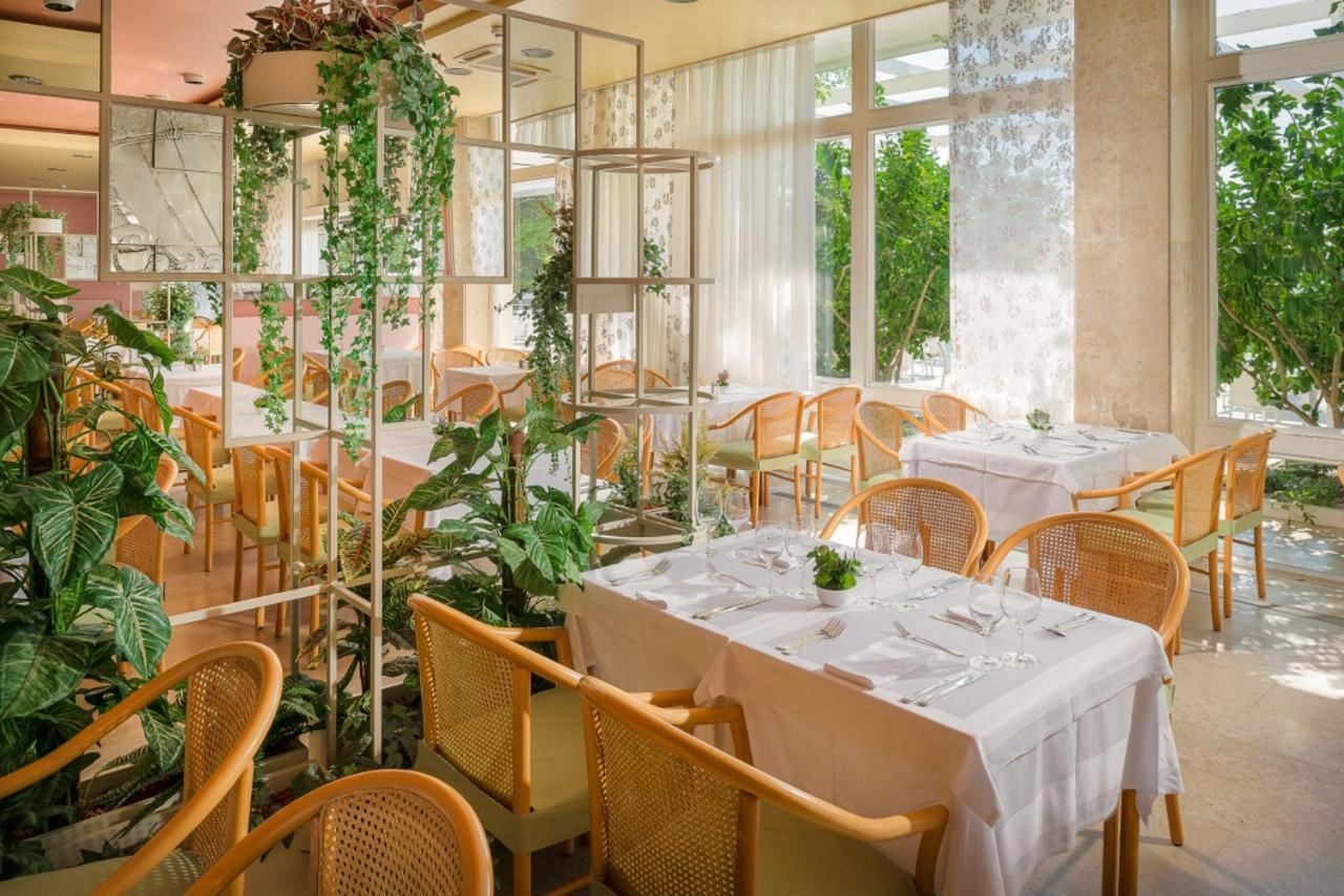 restaurants-restaurants