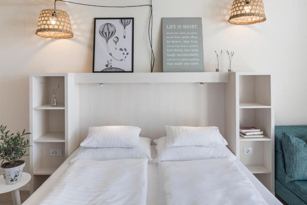 rooms-comfort-room-balcony