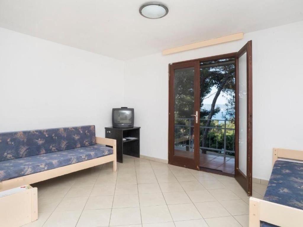 rooms-2-bedroom-apartment-park-view-balcony