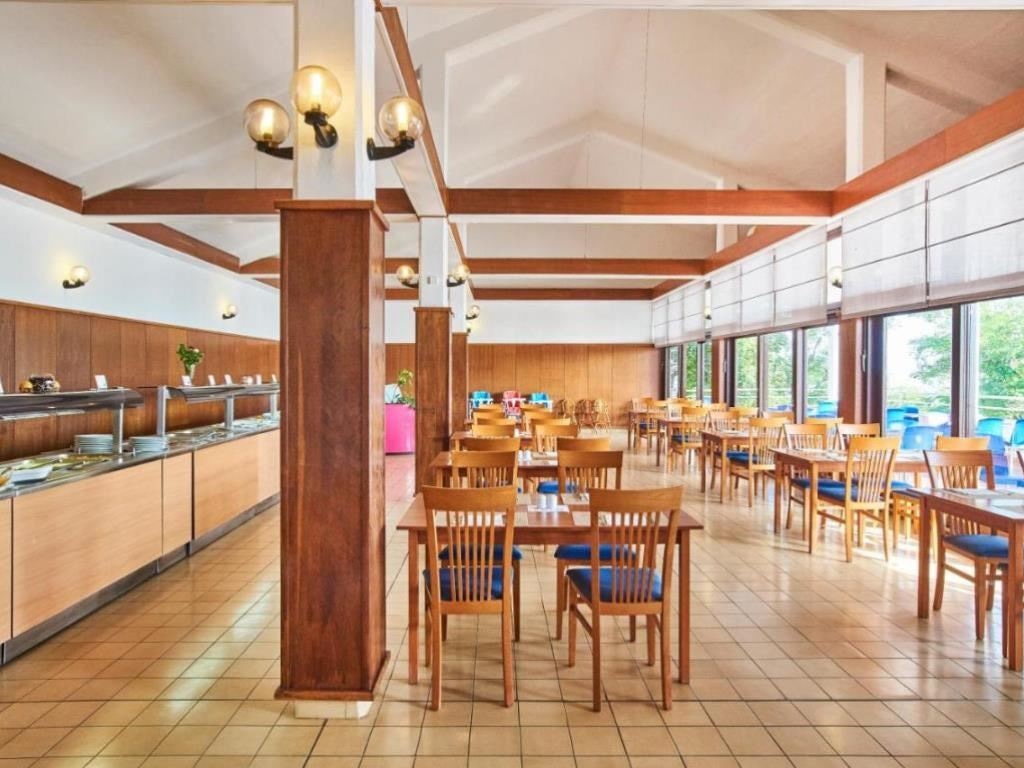 restaurants-restaurant