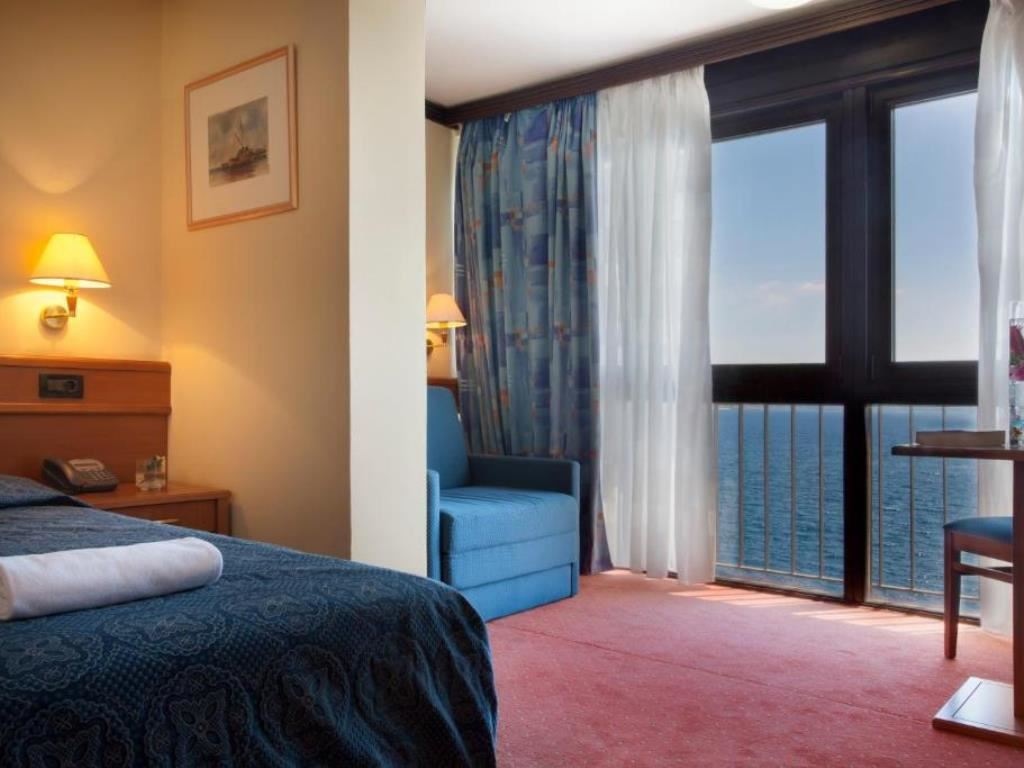 rooms-superior-room-seaview