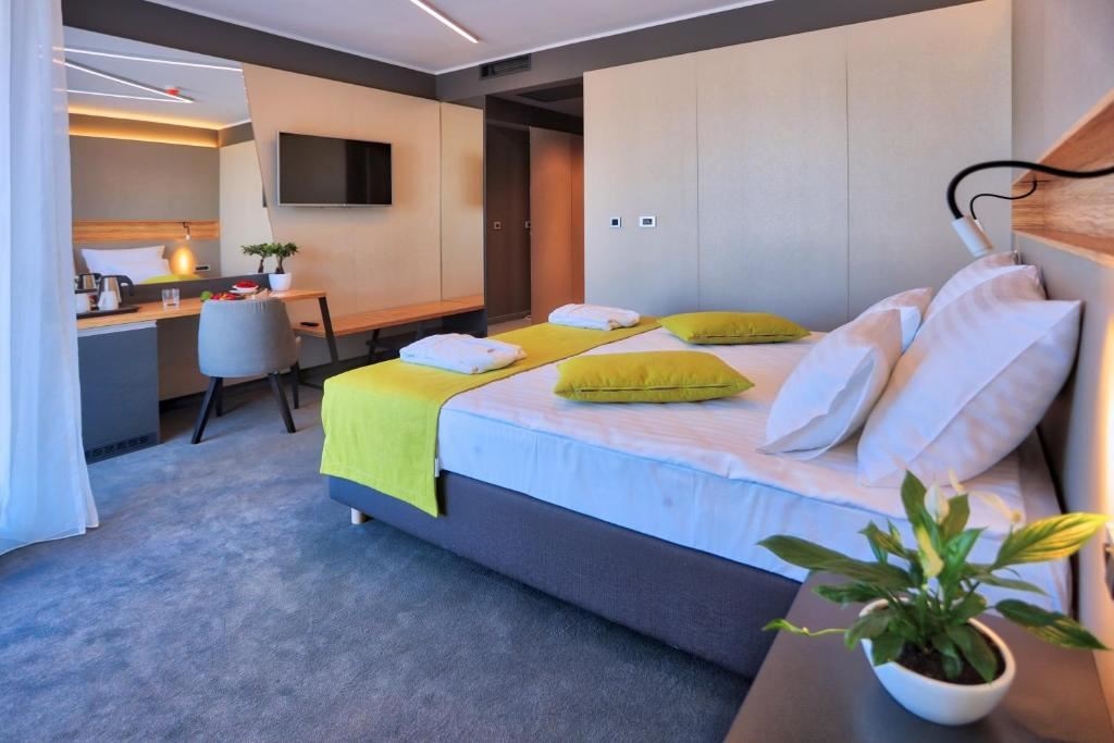 rooms-standard-room-balcony