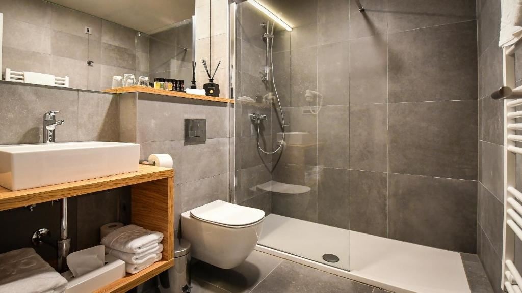 rooms-standard-room-balcony