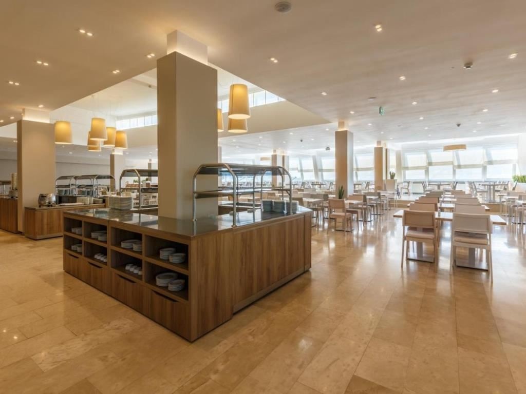 restaurants-restaurant