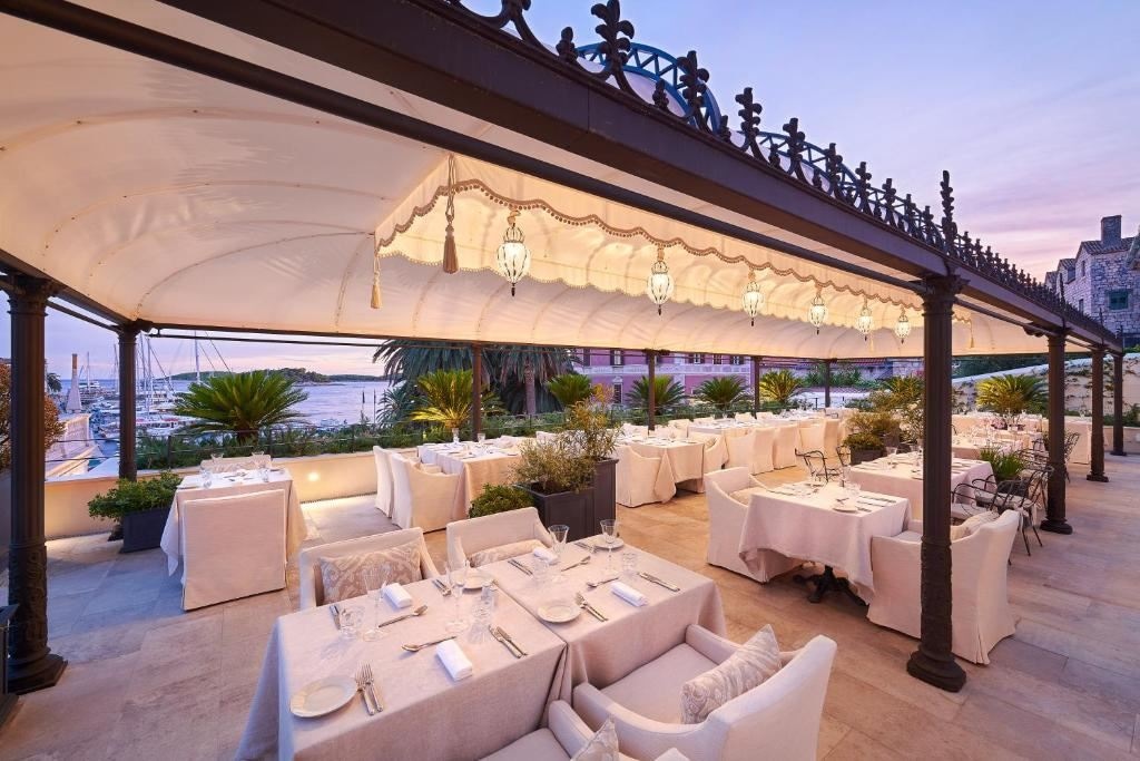 restaurants-restaurants