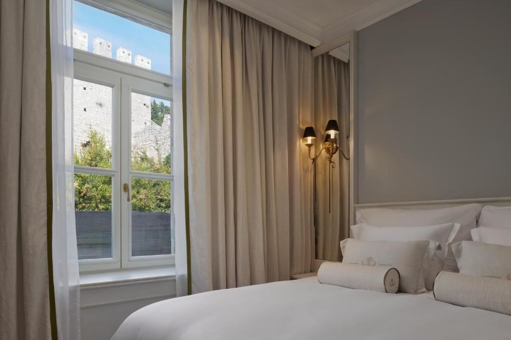 rooms-room-park-view