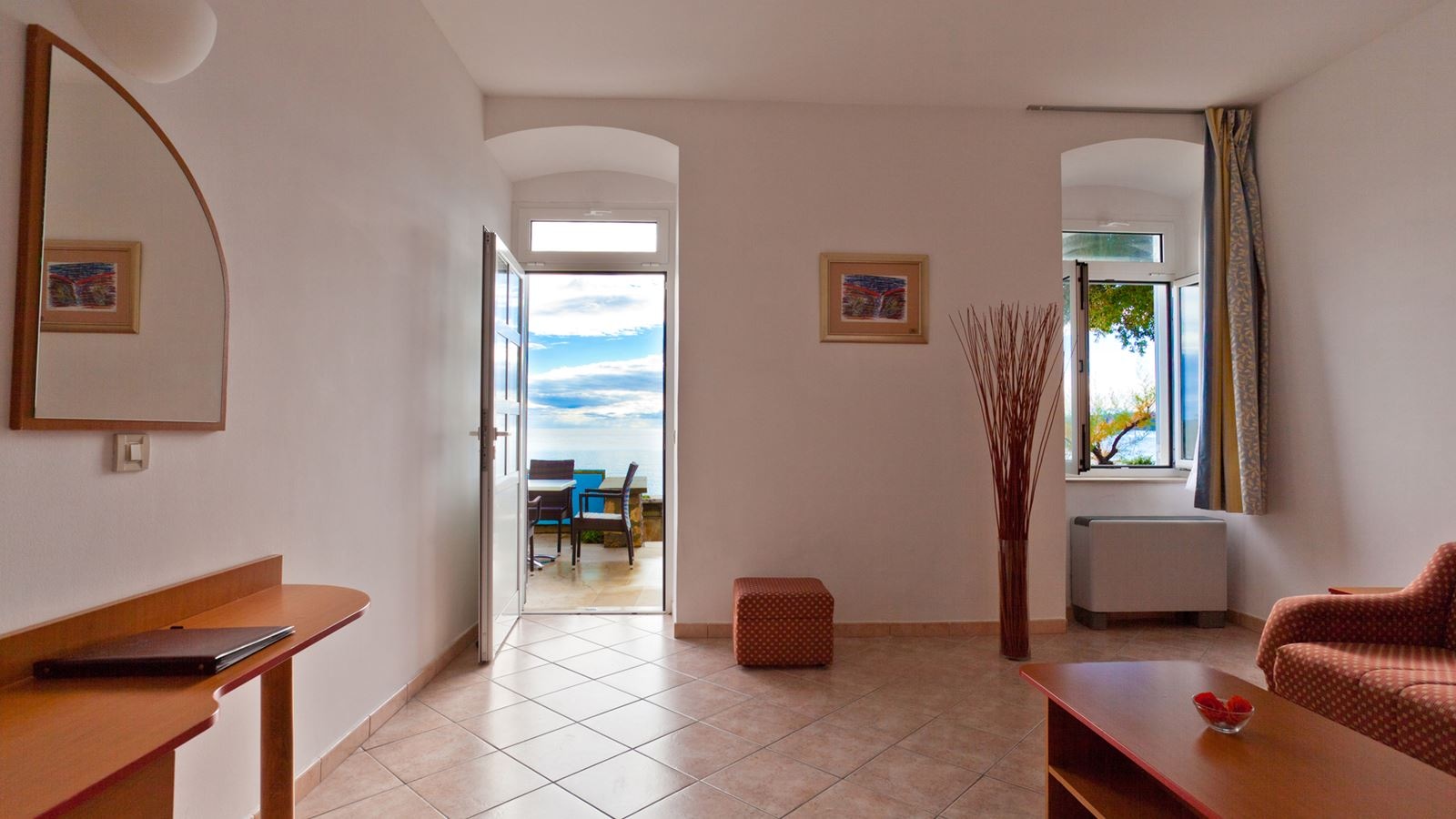 rooms-suite-balcony-or-terrace