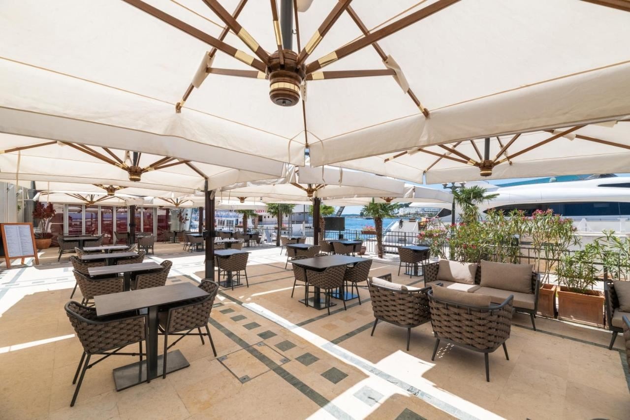 restaurants-restaurants