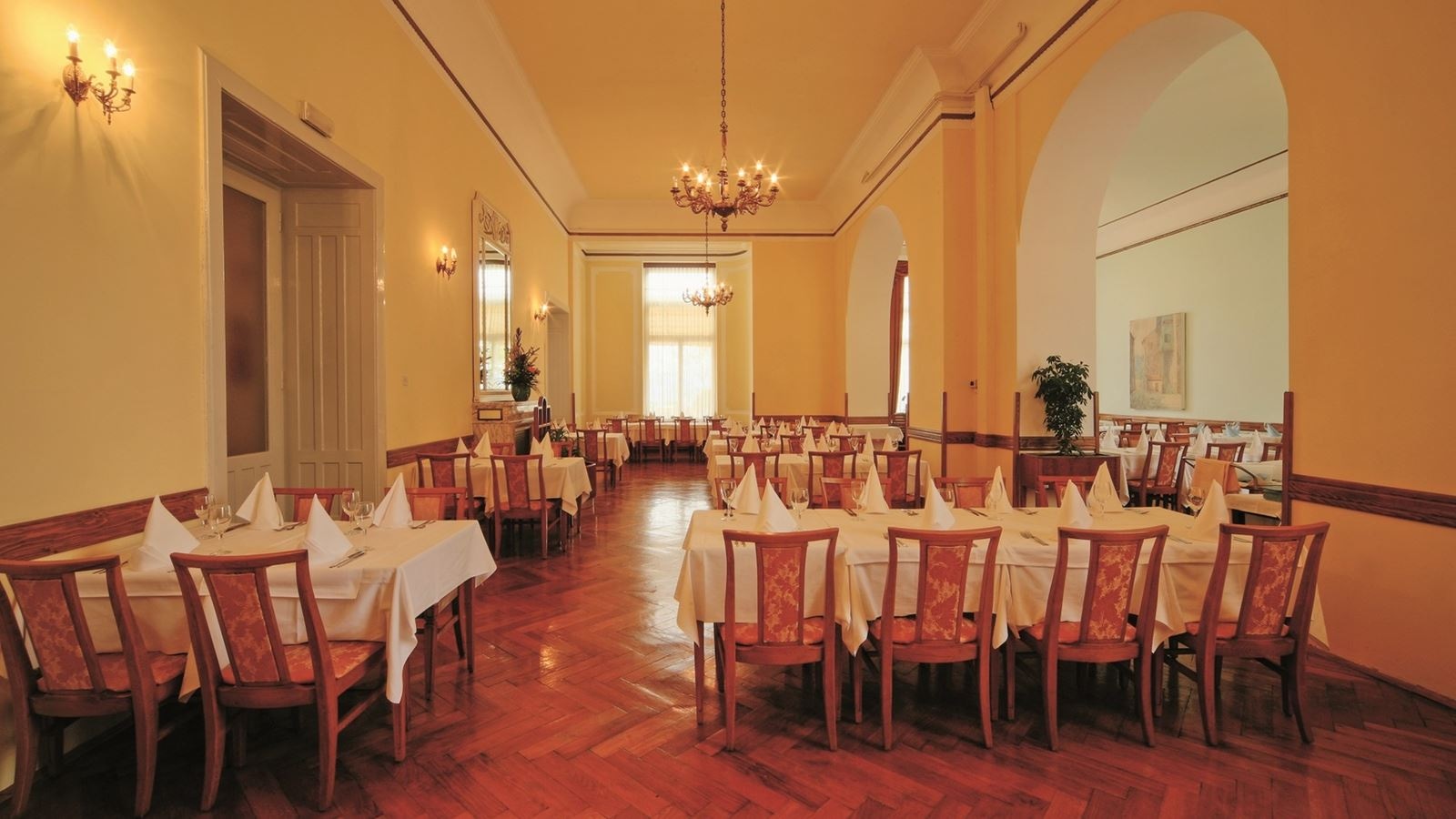 restaurants-restaurants