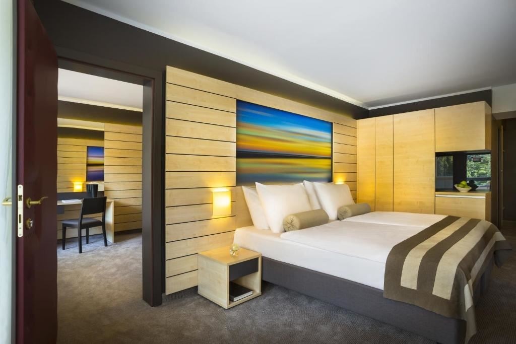 rooms-standard-familyroom