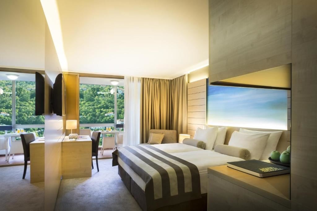 rooms-standard-room-balcony