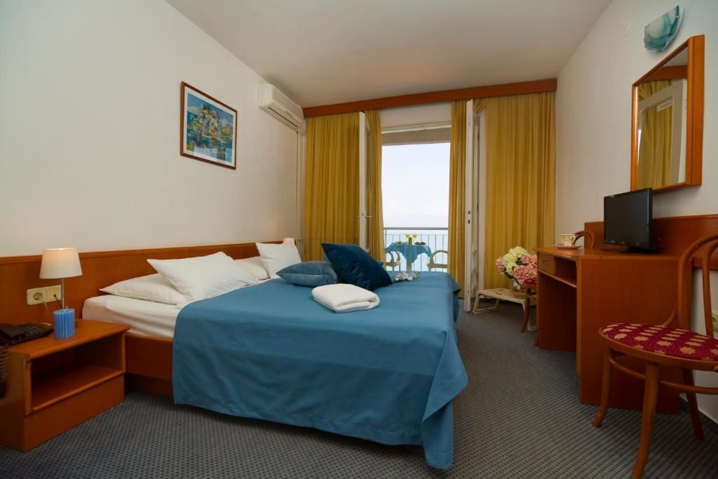 rooms-double-comfort-room-seaview-balcony