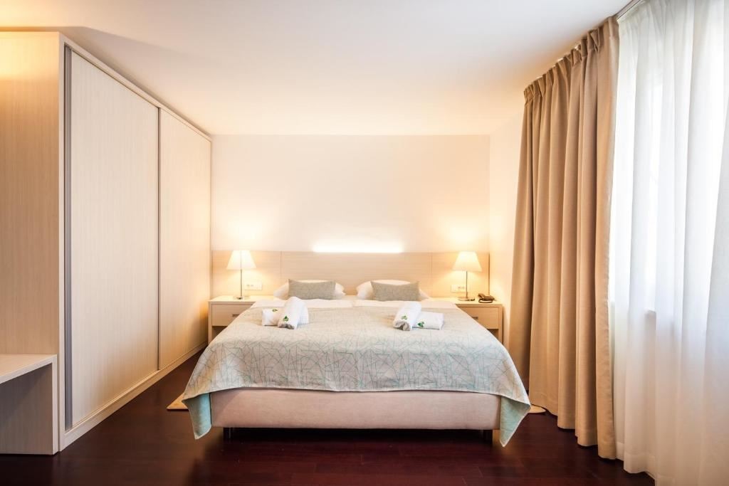 rooms-standard-room-garden-or-sea-view