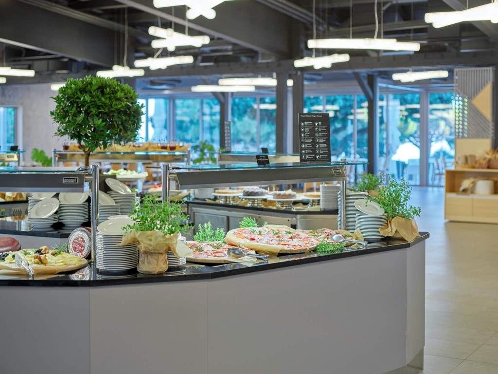 restaurants-restaurant