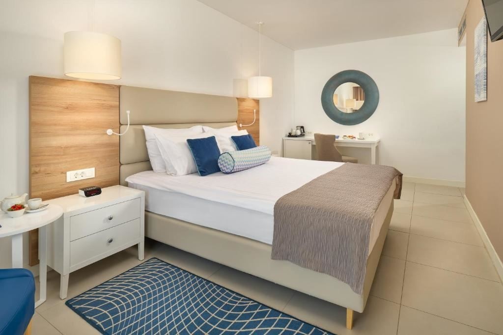 rooms-standard-room-balcony-or-terrace