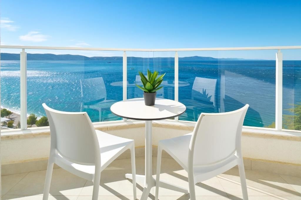 rooms-standard-room-seaview-balcony-or-terrace