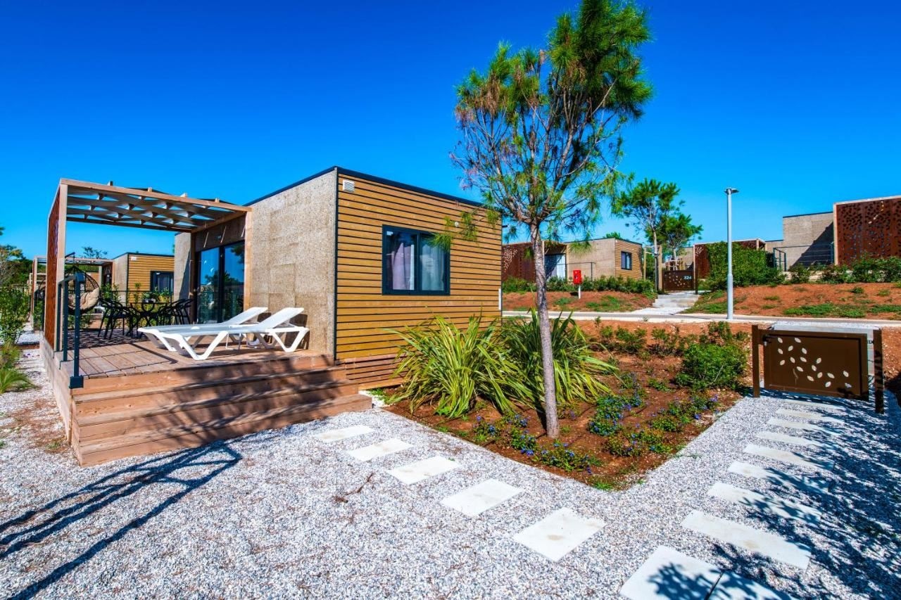 rooms-2-bedroom-beach-cottage-terrace