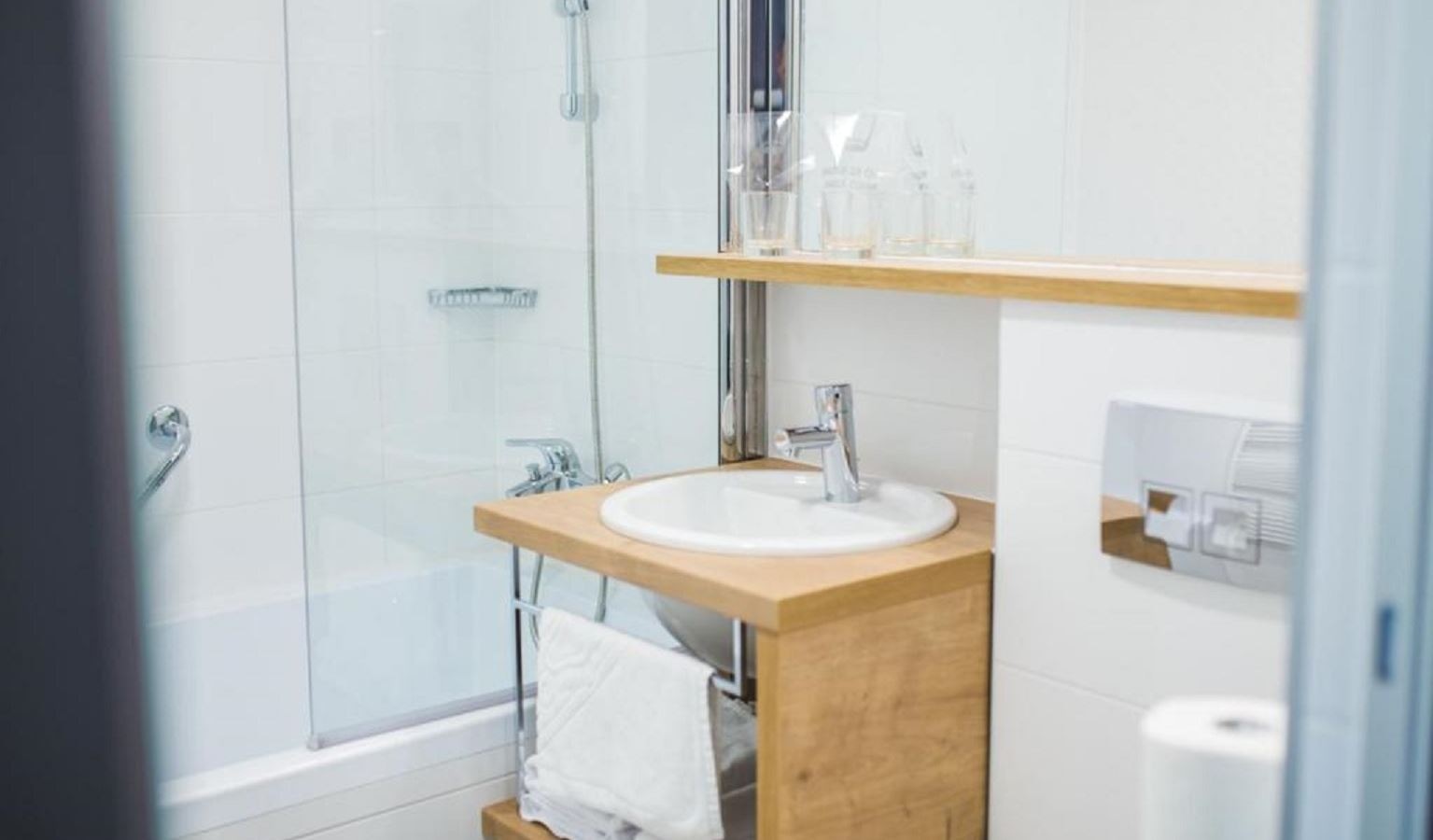 rooms-triple-superior-room-balcony