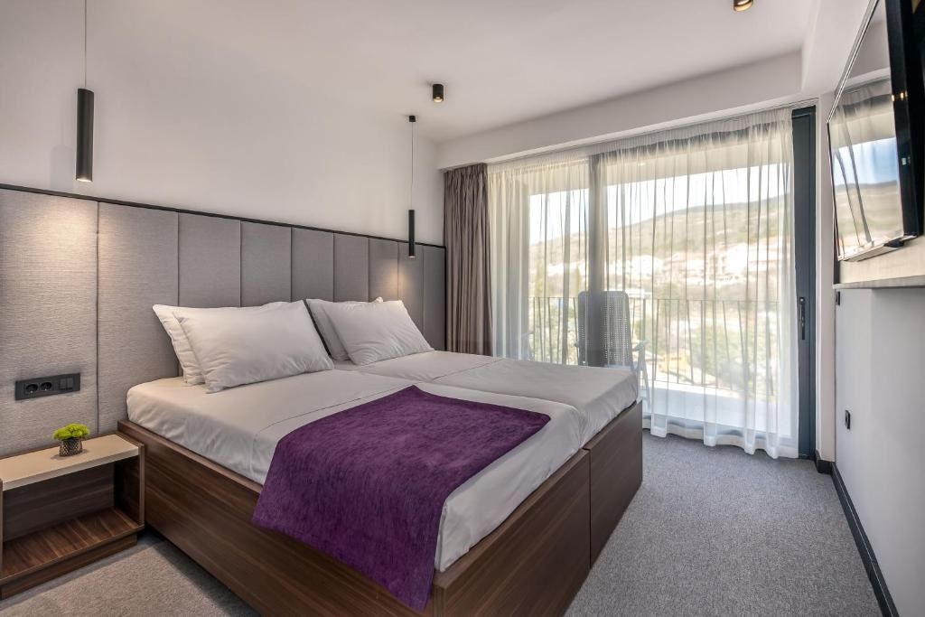 rooms-standard-room-balcony