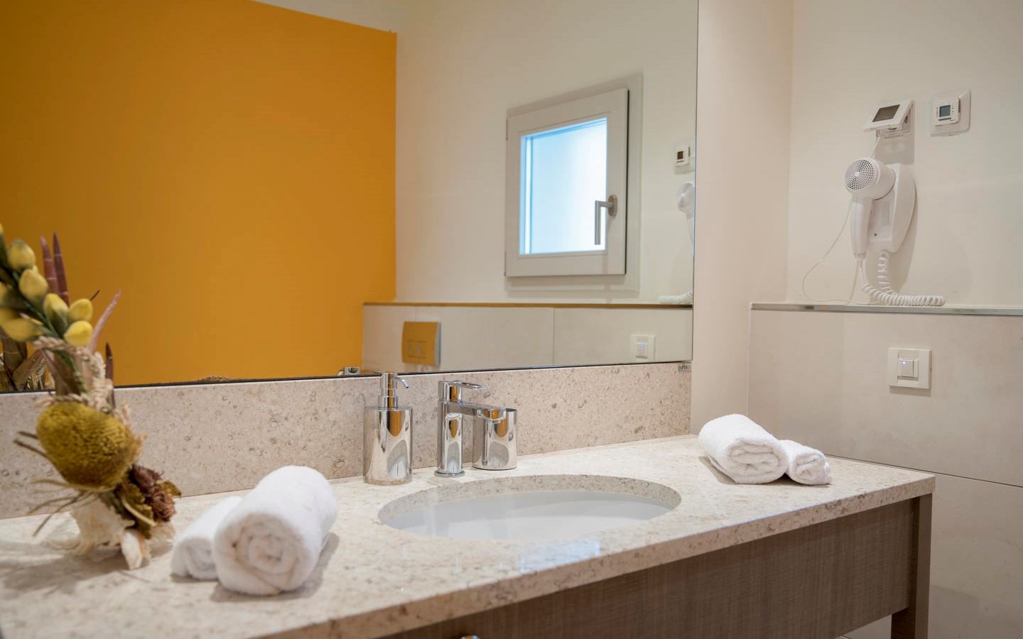 rooms-superior-apartment-balcony-or-terrace