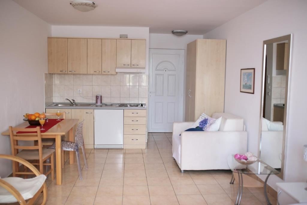 rooms-double-standard-studio-seaview