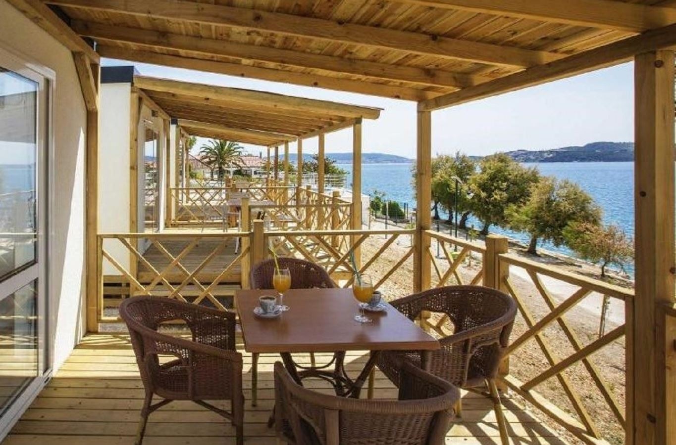 rooms-2-bedroom-superior-mobilehome-seaview-terrace