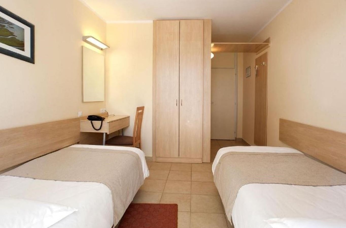 rooms-twin-classic-room-balcony