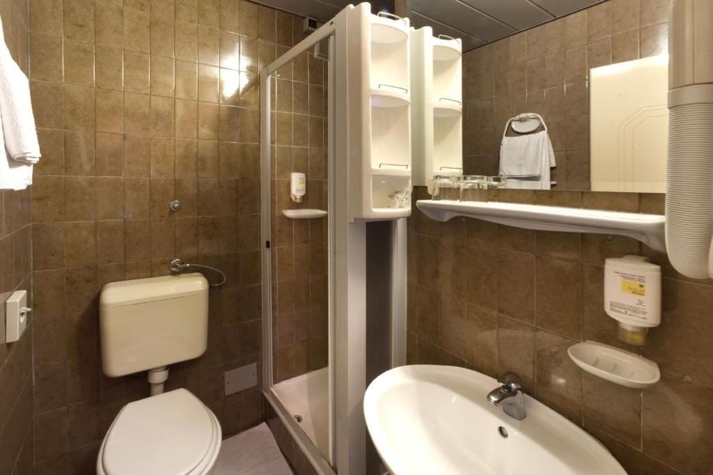 rooms-double-room-economy