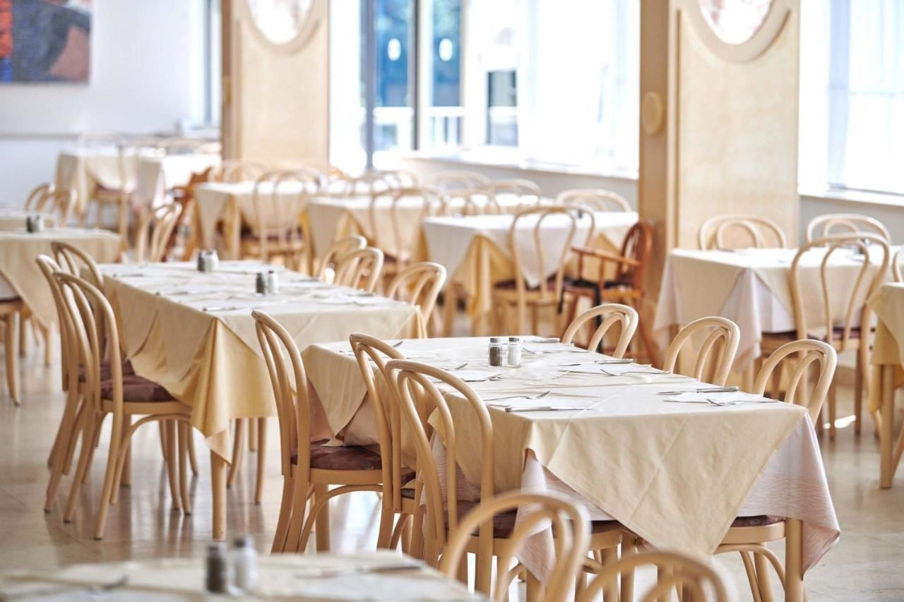 restaurants-restaurants