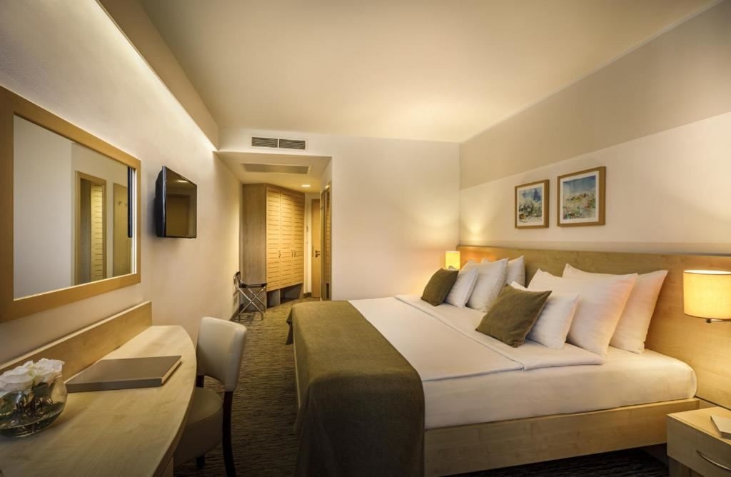 rooms-double-superior-room-balcony