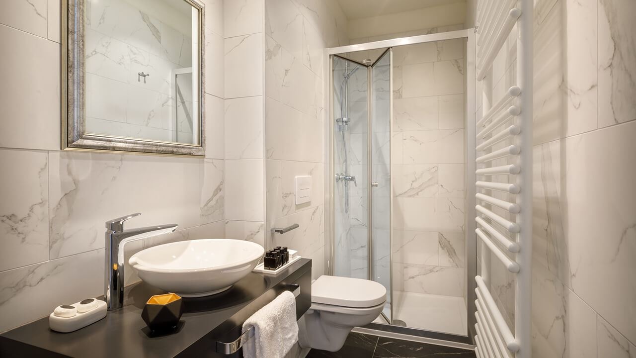 rooms-triple-superior-room