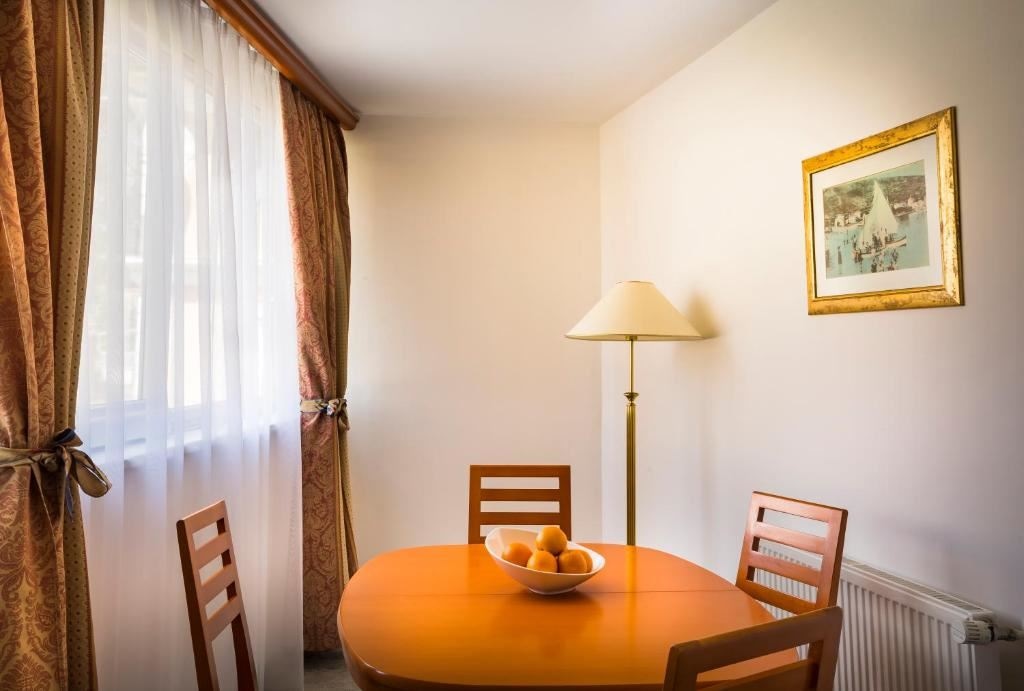 rooms-2-bedroom-superior-familysuite-seaside-balcony