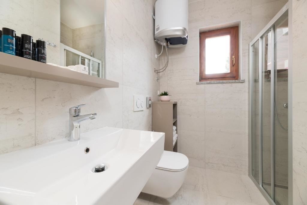 rooms-double-annex-room-balcony