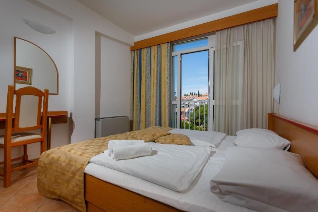 rooms-double-standard-room