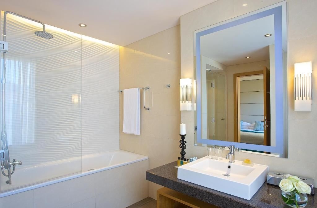 rooms-1-bedroom-apartment-gardenview-balcony