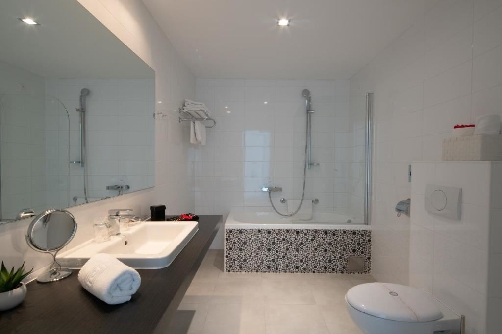 rooms-junior-suite-seaside-balcony