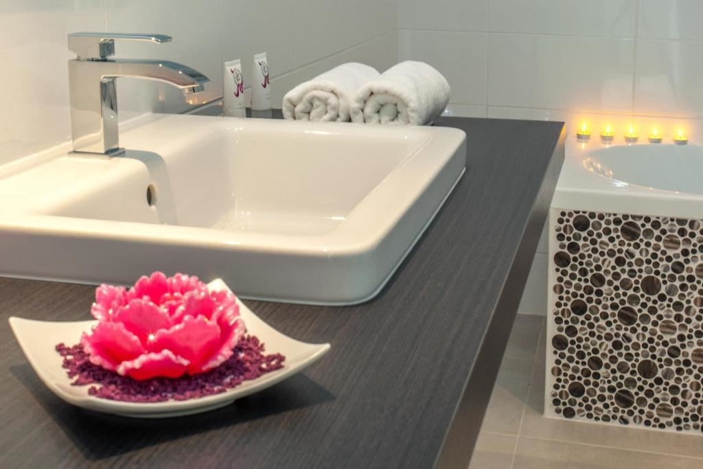 rooms-junior-suite-seaside-balcony