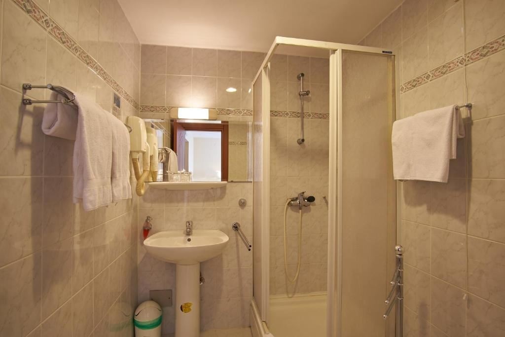 rooms-annex-room-economy